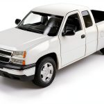 Diecast Metal Pickup Truck Motormax White 1/25 Scale Opening Doors-0